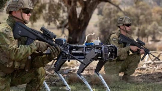 Австралийская армия протестировала собаку-робота, который понимает мысленные приказы