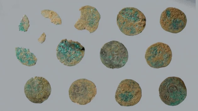 Византийские серьги и монета в исламском стиле были обнаружены в 800-летнем кладе в Германии