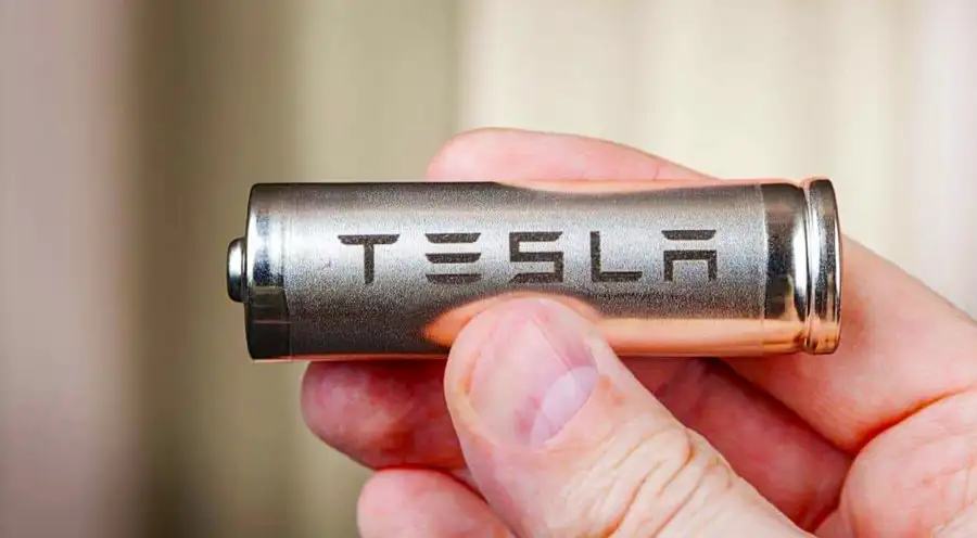 Выпуск собственных аккумуляторов Tesla может быть отложен