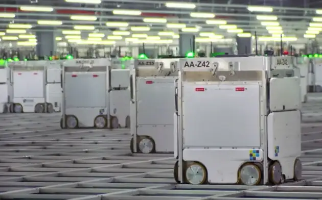 Армия роботов-фасовщиков на складе Ocado в Лондоне собирает заказы в 5 раз быстрее человека