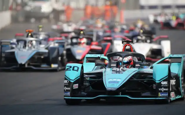 McLaren присоединится к Формуле E в 2023 году