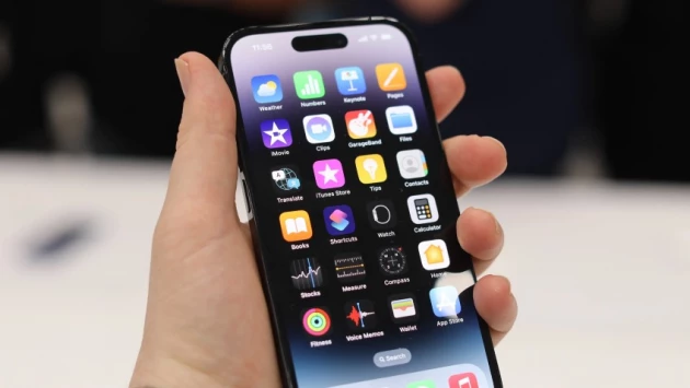 Инсайдер Росс Янг: Экраны iPhone 16 Pro и 16 Pro Max увеличат, а Face ID спрячут