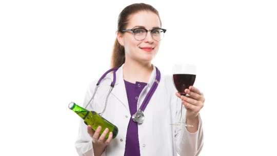 Alcohol: Clin. Exp. Res.: Пьянство и работа ночью связаны с риском развития COVID у медсестер
