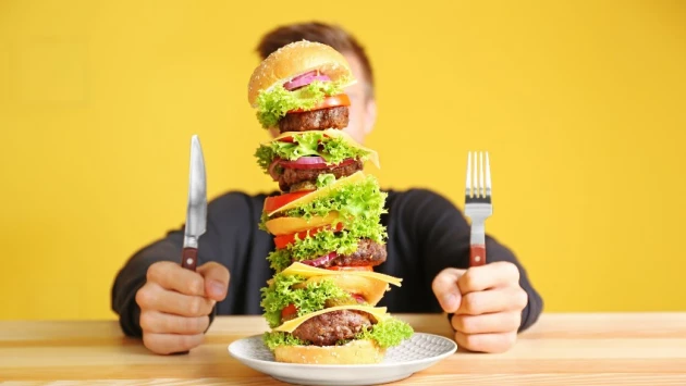 Диетолог рассказала простые стратегии борьбы с нежелательной тягой к еде