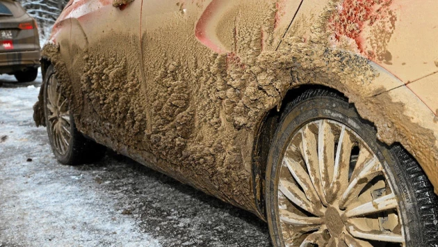 Российских водителей начали штрафовать за грязные машины
