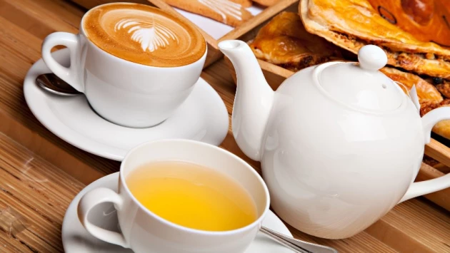 Ученые из Китая рекомендуют регулярное питьё чая и кофе для защиты от заболеваний мозга