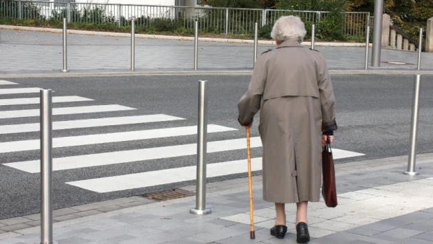 JCSM: замедленная ходьба связана с повышенным риском деменции у женщин