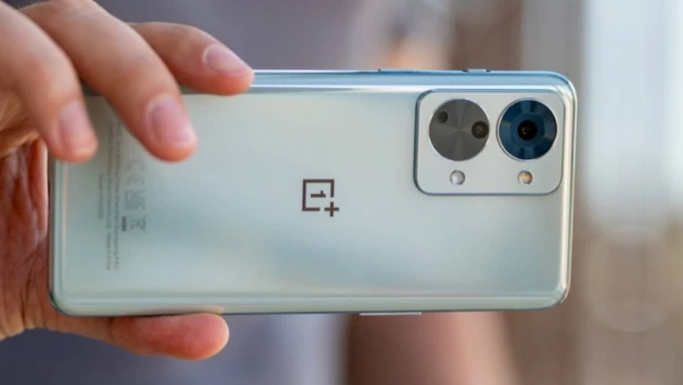 В OnePlus обвинили пользователя Nord 2T во взрыве смартфона через 6 дней после покупки