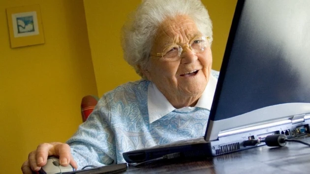 JAGS: пользование интернетом свыше 6 минут в день снижает риск деменции после 50 лет