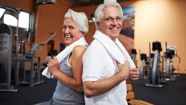HealthDay: Эксперты рекомендуют продолжать двигаться чаще, когда суставы поражает артрит