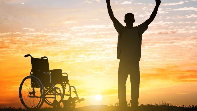 Новый имплант может помочь парализованным пациентам снова начать ходить
