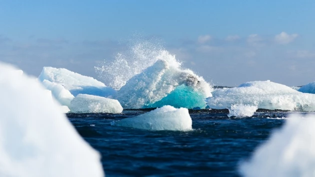 ТАСС: Арктический плавучий институт впервые спустит в море необитаемый подводный аппарат