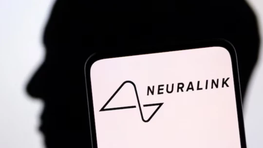У чипов компании Neuralink обнаружились проблемы с проводами