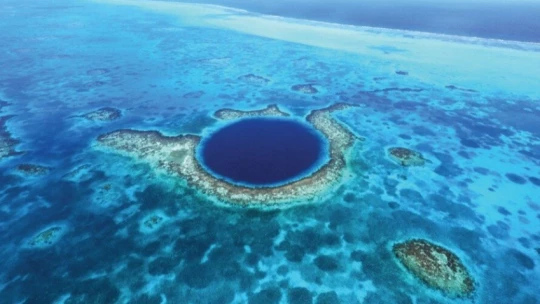 У берегов Мексики нашли самую глубокую голубую дыру на Земле