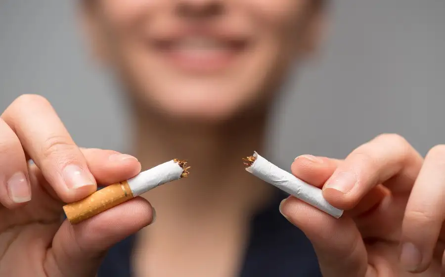 Специалисты сообщили, как справиться со стрессом, бросая курить
