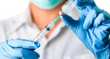 Вакцинация людей переболевших COVID снижает риски повторного заражения на 60-94%
