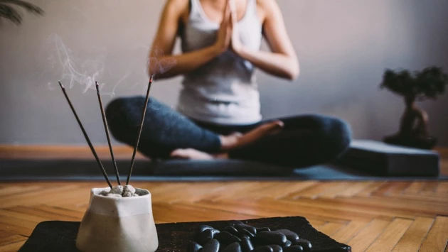 Медитация воздействует на мозг и связана с аспектами благополучия