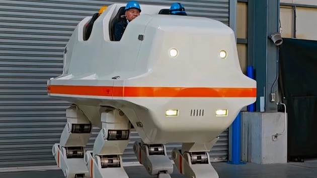 Японцы создали гигантского четвероногого робота, на котором можно ездить