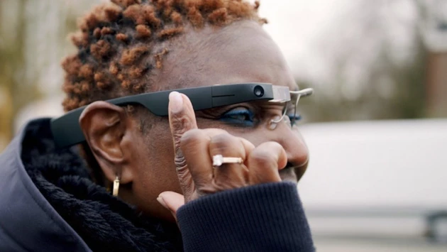 Умные очки Envision на базе искусственного интеллекта помогут слепым читать и распознавать лица