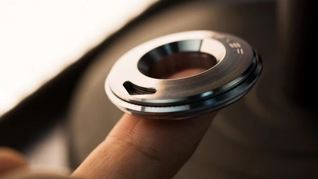 Японские инженеры создали титановое кольцо, призванное заменить традиционную рулетку