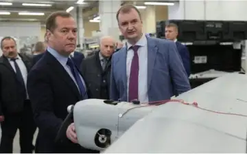Дмитрий Медведев контролирует производство беспилотников "Орлан-10" для армии