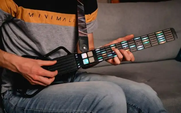 Гитара Sensy со светодиодами "осветит" путь к созданию музыки