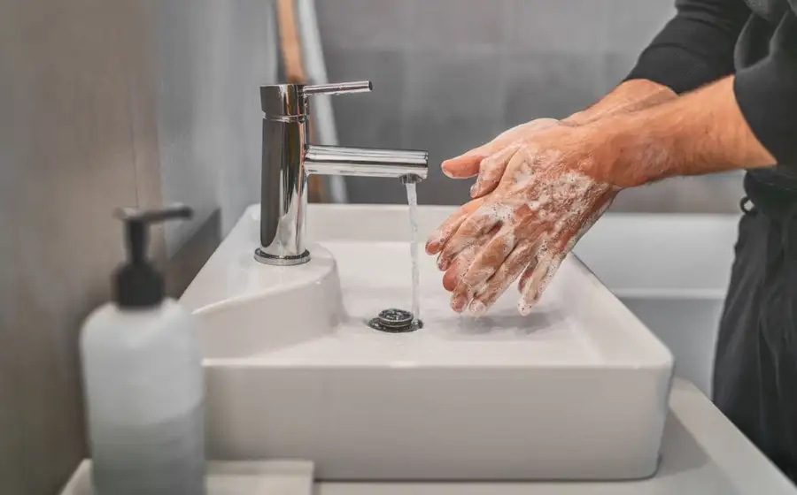 Ученые рассказали, помогает ли мытье рук в борьбе с коронавирусом