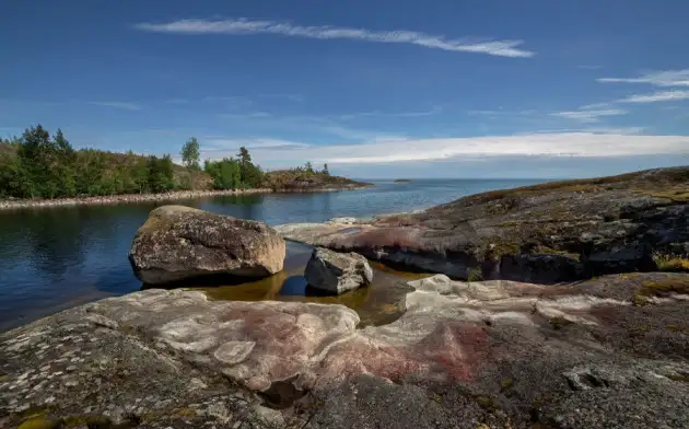 На дне Ладожского озера найдены свежие сейсмические разломы