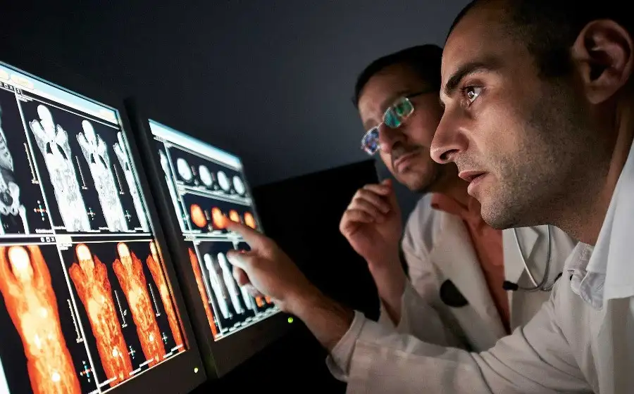Модели оценки работы искусственного интеллекта в медицине уступают рентгенологам