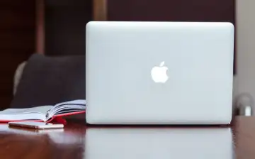 Apple может вернуть светящееся яблоко в MacBook