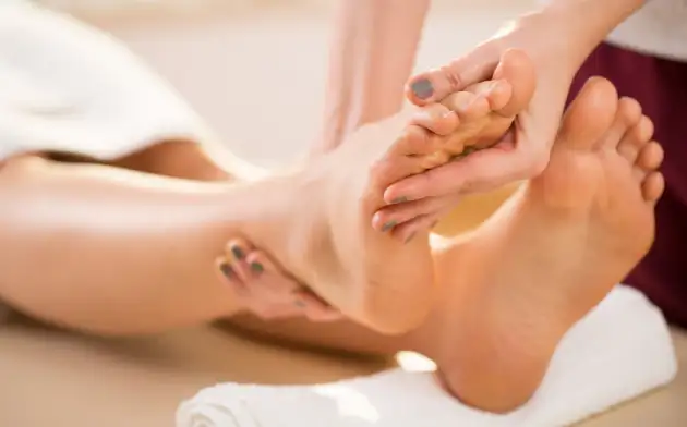 Турецкие медики доказали, что массаж ног помогает женщинам в менопаузе