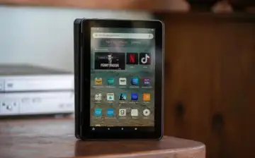 Обзор нового бюджетного планшета Amazon Fire HD 8 Plus