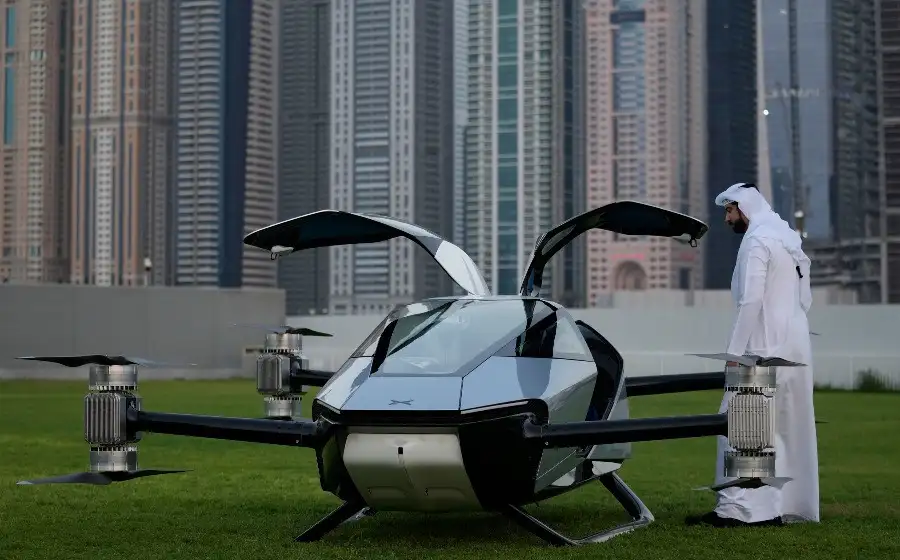 Китайская фирма тестирует электрическое летающее такси в Дубае