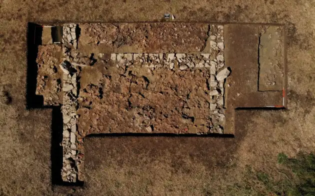 Археологи обнаружили в Греции руины храма Посейдона VI века до нашей эры