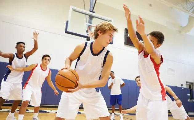 Футбол и баскетбол более полезны для формирования здорового скелета, чем бег