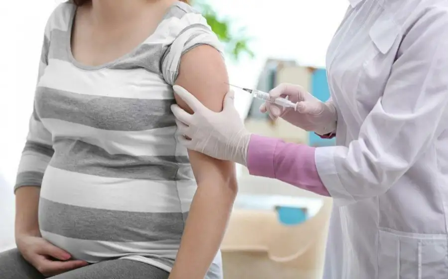 Вакцинация от COVID-19 во время беременности снижает риск выкидыша