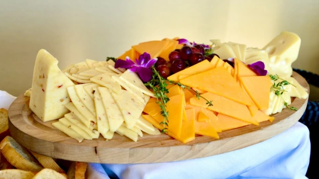 В Британии создали сыр со вкусом чеддера из гороха и без молока