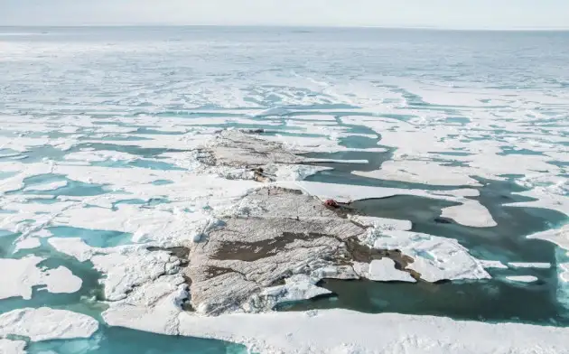 Самый северный остров на нашей планете оказался айсбергом