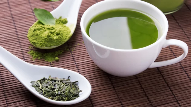 Японские ученые нашли связь пользы зеленого чая и глазури выбранной чашки