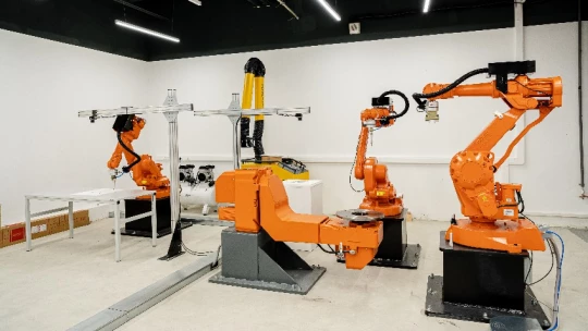 Ученые "Сириуса" создадут систему управления роботами для безлюдного производства